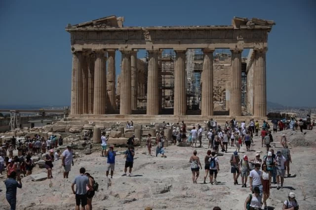 Εκτακτα μέτρα της ΕΛ.ΑΣ. στην Ακρόπολη μετά τις απειλές Ρουβίκωνα